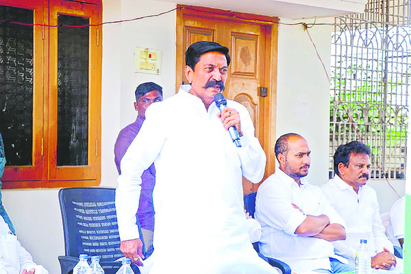 ప్రభుత్వ వైఫల్యాలను ప్రజా క్షేత్రంలో ఎండగట్టాలి 1