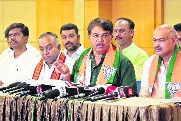 కదం తొక్కిన ఆశా కార్యకర్తలు 1