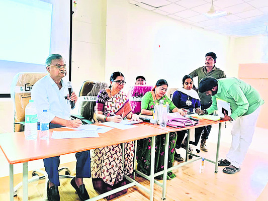 వైవియూ కాన్వకేషన్‌  13కు వాయిదా 1