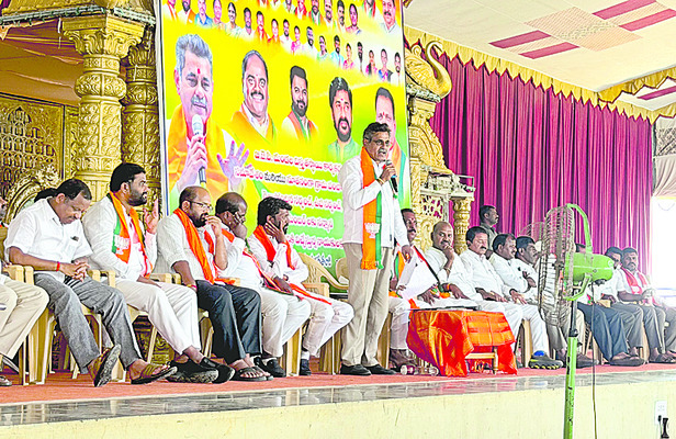 కేంద్రం నిధులతోనే  రాష్ట్రంలో అభివృద్ధి 
1