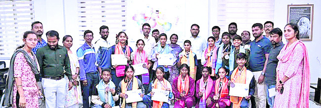 వేగంగా అప్రోచ్‌ రోడ్డు పనులు  2