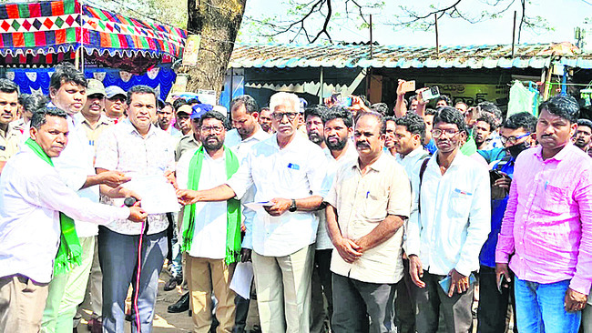 కదంతొక్కిన ఆదివాసీలు1