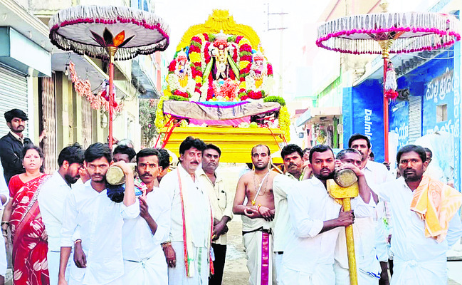 వైభవంగా తిరుచ్చి ఉత్సవం 1