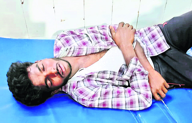 నెమలిని రక్షించిన గ్రామస్తులు1