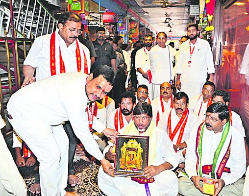 దుర్గమ్మ సేవలో తెలంగాణ ఉప ముఖ్యమంత్రి  2