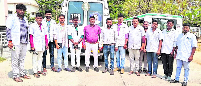 మున్సిపల్‌లో స్ట్రాంగ్‌రూమ్‌
3