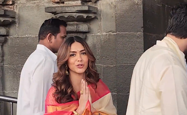 Actress Mrunal Thakur And Adivi Sesh Visited Tirumala Photos8