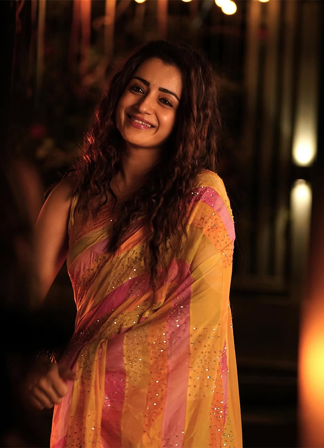 Actress Trisha Krishnan Trending Now HD Photos17