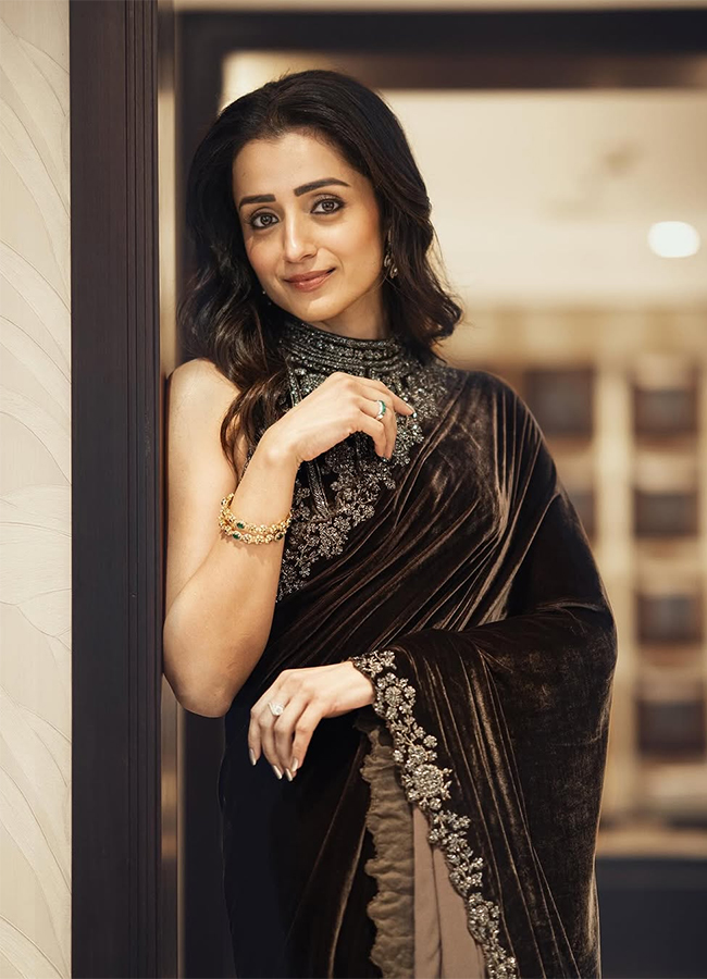 Actress Trisha Krishnan Trending Now HD Photos22