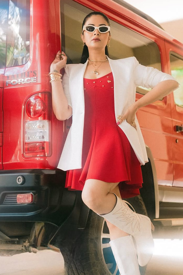 Anchor Srimukhi latest Beautiful Clicks 2