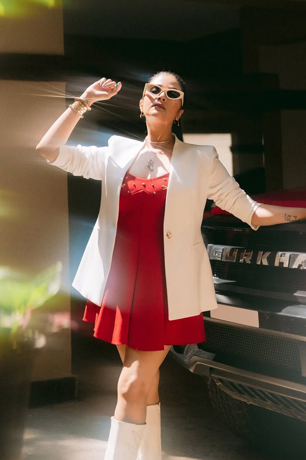 Anchor Srimukhi latest Beautiful Clicks 18