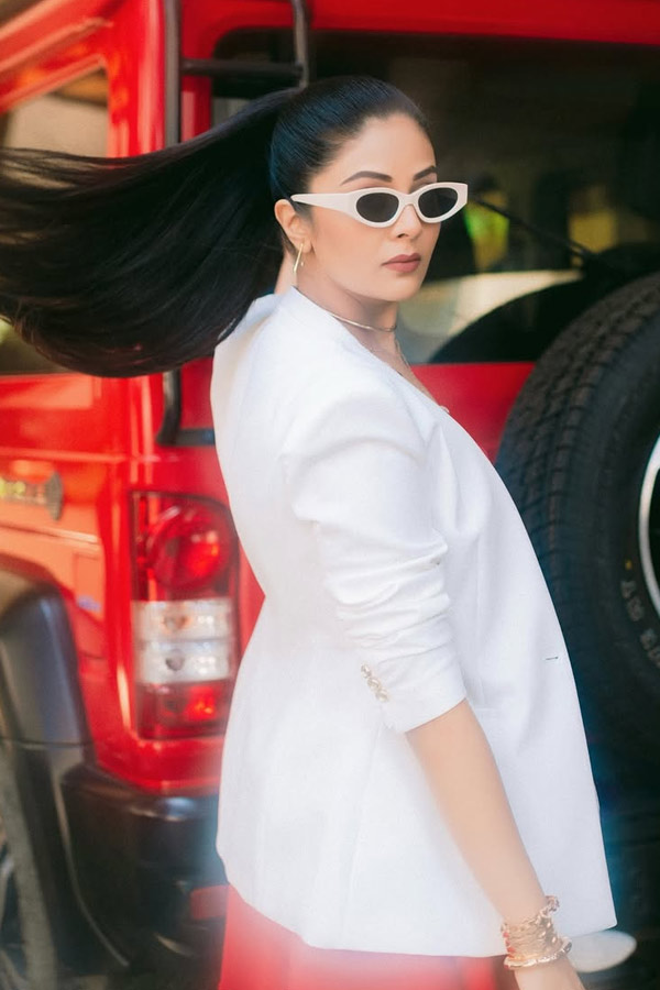 Anchor Srimukhi latest Beautiful Clicks 3