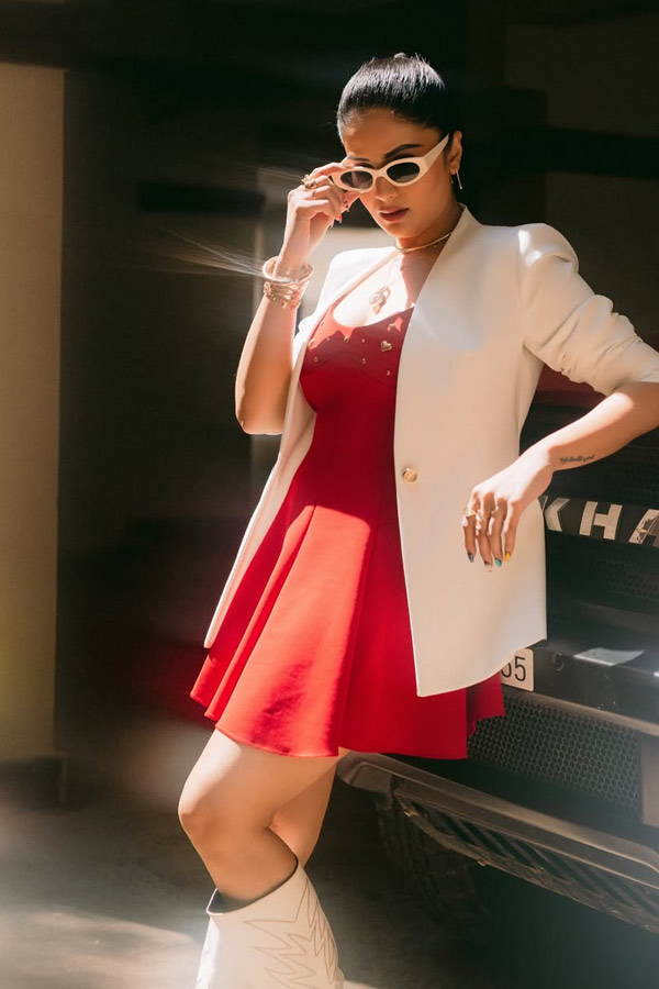 Anchor Srimukhi latest Beautiful Clicks 21