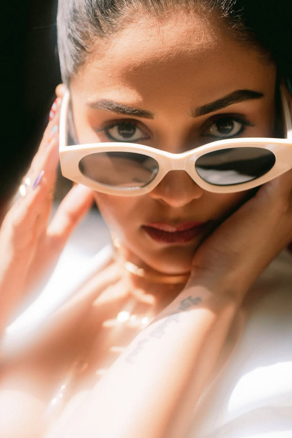 Anchor Srimukhi latest Beautiful Clicks 6