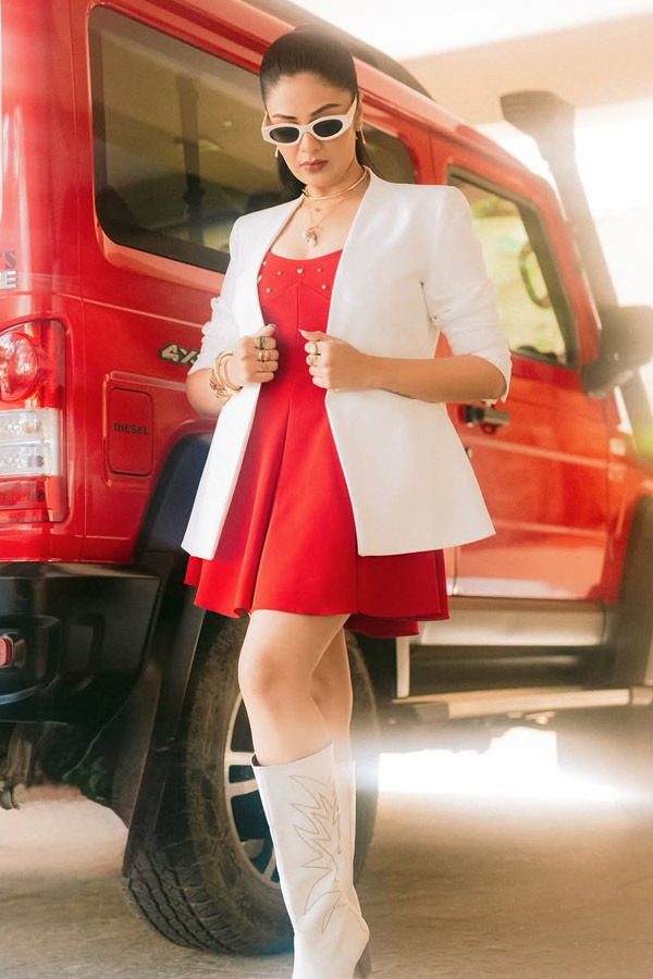 Anchor Srimukhi latest Beautiful Clicks 8