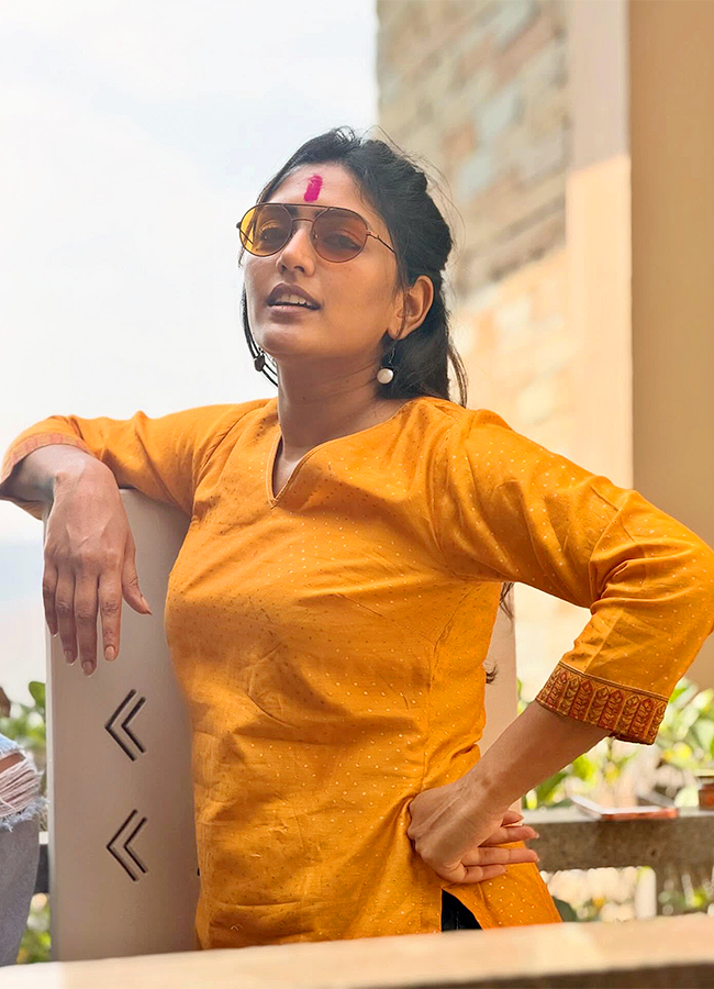 Eesha Rebba And Tharun Bhascker Rashmika Mandanna Wedding4