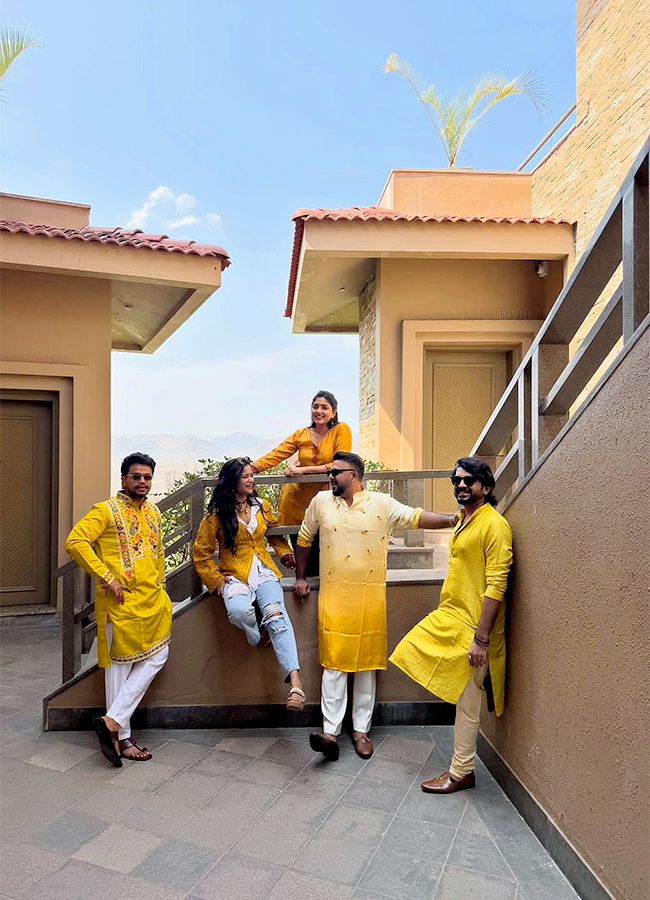 Eesha Rebba And Tharun Bhascker Rashmika Mandanna Wedding5