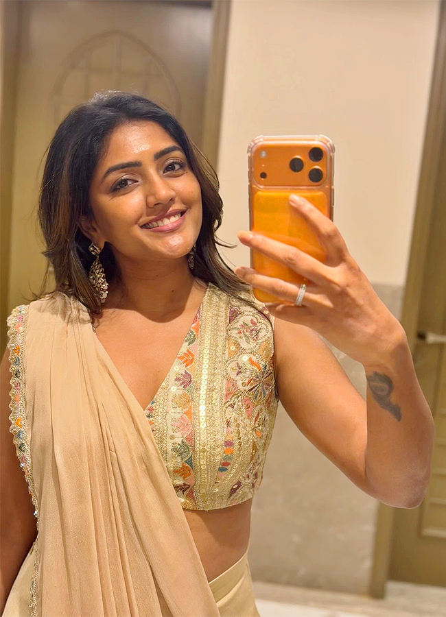 Eesha Rebba And Tharun Bhascker Rashmika Mandanna Wedding7