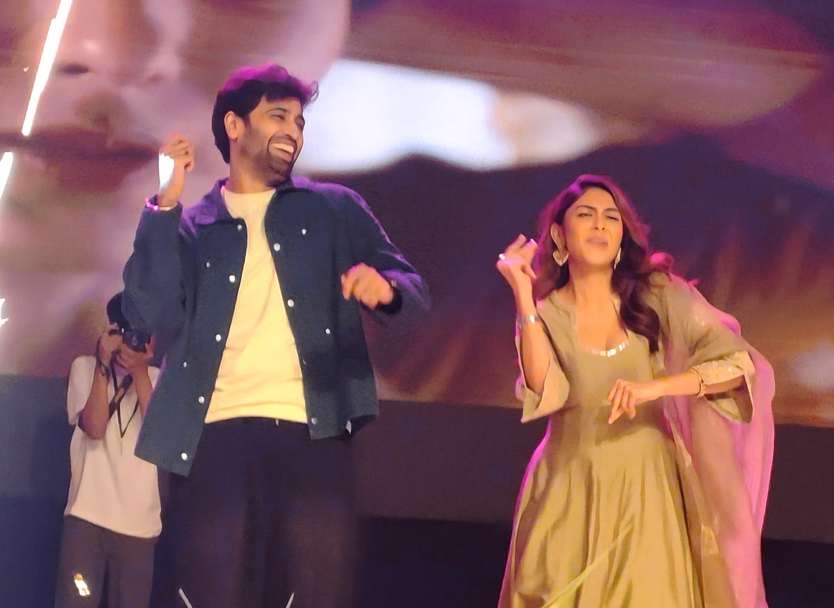 Mrunal Thakur And Adivi Sesh in Tirupati IIT College21