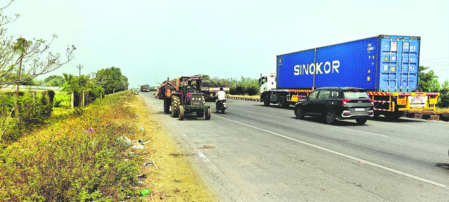 ఆదాయం బీకే త్రషర్స్‌కు.. రోగాలు ప్రజలకు1
