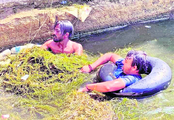 స్వచ్ఛ సంకల్పం.. యువత శ్రమదానం1