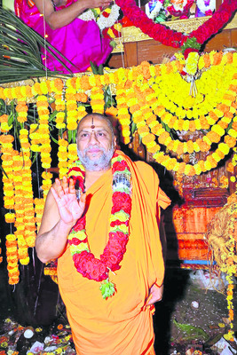 కదిలింది.. చెన్నకేశవుడి రథం 
1