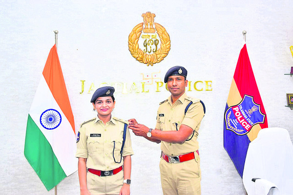 మేజిస్ట్రేట్‌కు సన్మానం1