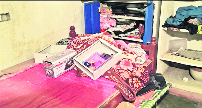 సరిపల్లిలో భారీ చోరీ 1