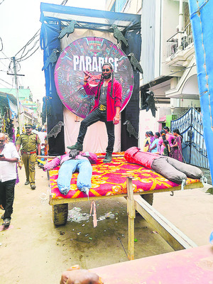 వేషం కట్టి.. అదరగొట్టి 5