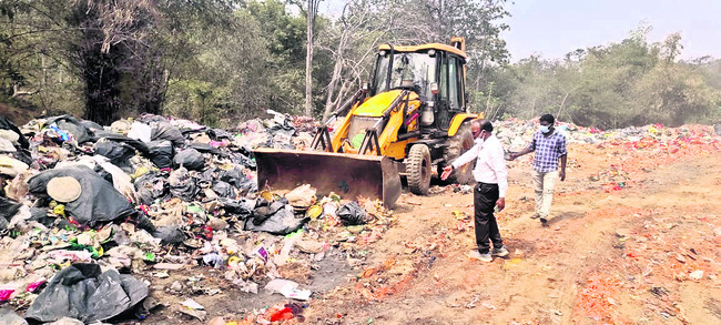 ముమ్మరంగా పారిశుద్ధ్య పనులు1