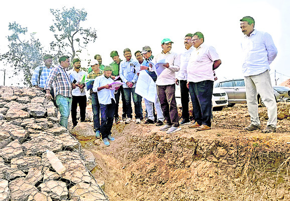 కరకట్ట పనులు త్వరగా పూర్తిచేయాలి1