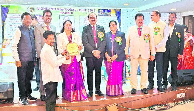 ‘పది’లో వందశాతం ఫలితాలు సాధించాలి
3