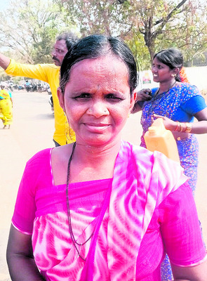 ఉపాధి కరువై.. ఊరు వదిలి!2