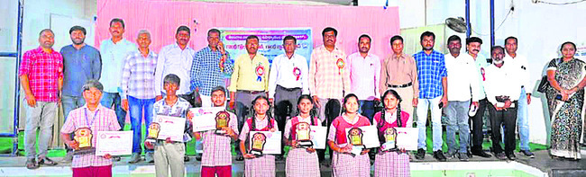 సుందరంగా తీర్చిదిద్దుతా 1