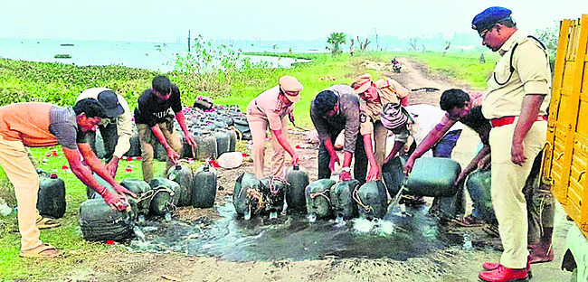 వృద్ధుడి ఆత్మహత్య1