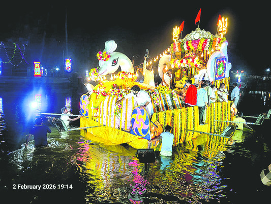 నయనానందం.. స్వామివార్ల తెప్పోత్సవం 1