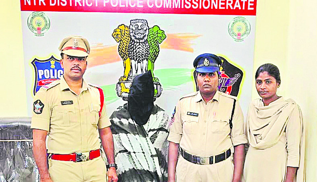 పోలీస్‌ గ్రీవెన్స్‌లో  107 ఫిర్యాదులు 1