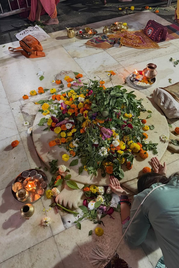 Actress Ananya Panday visits Trimbakeshwar Jyotirlinga Temple PHotos13