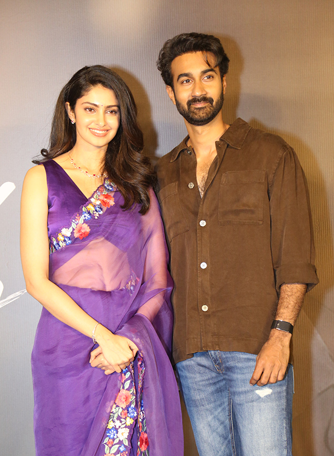 Couple Friendly Trailer Launch Event Photos11