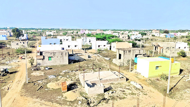 పక్కా ఇళ్లు..1