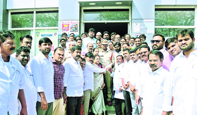 క్రిమినల్‌ కేసులు నమోదు చేయాలి 1