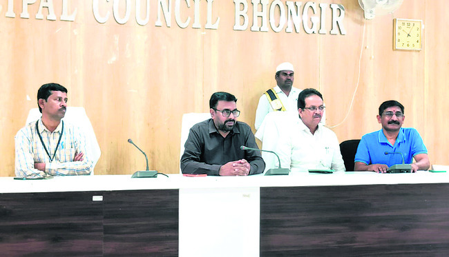 ఎన్నికల నిర్వహణలో అధికారుల పాత్ర కీలకం1