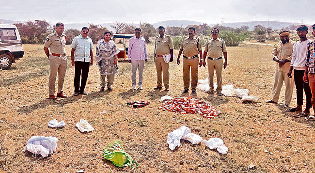 రేషన్‌ బియ్యం పట్టివేత 1