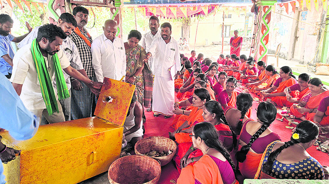 సమ్మక్క హుండీ   ఆదాయం రూ.9.51 లక్షలు 2