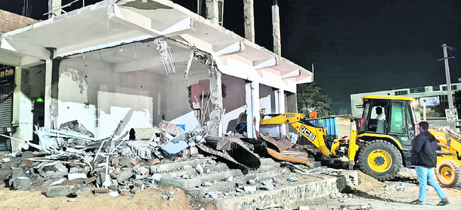 నాడు కూల్చివేత.. నేడు పునర్నిర్మాణం 1