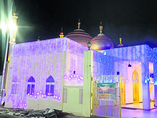 భక్తిశ్రద్ధలతో షబ్‌–యే–బరాత్‌ 1