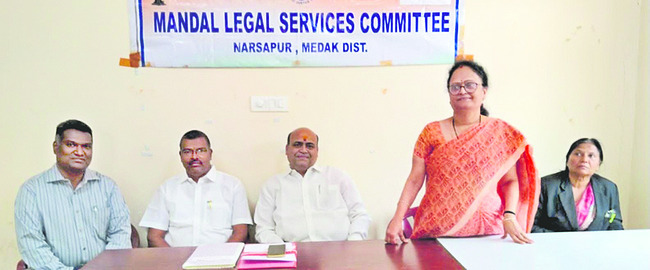 కాంగ్రెస్‌కు బుద్ధి చెప్పండి 
1