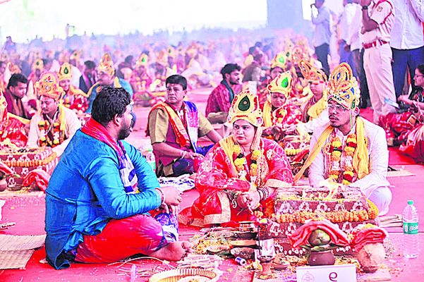 ఆడబిడ్డ పెళ్లికి అండగా..!2