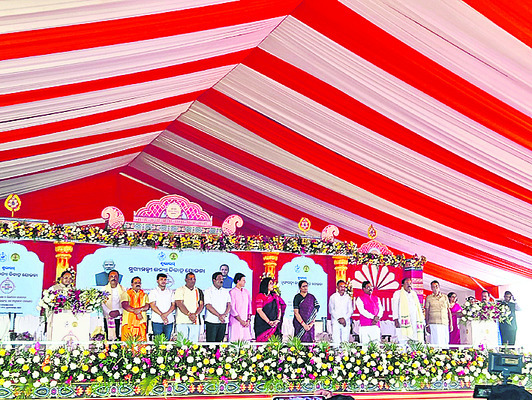 ఆడబిడ్డ పెళ్లికి అండగా..!1