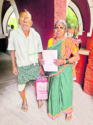 వృద్ధుల ఆవేధన8